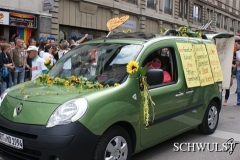 2011- Claudia überrascht uns mit Paradefahrzeug